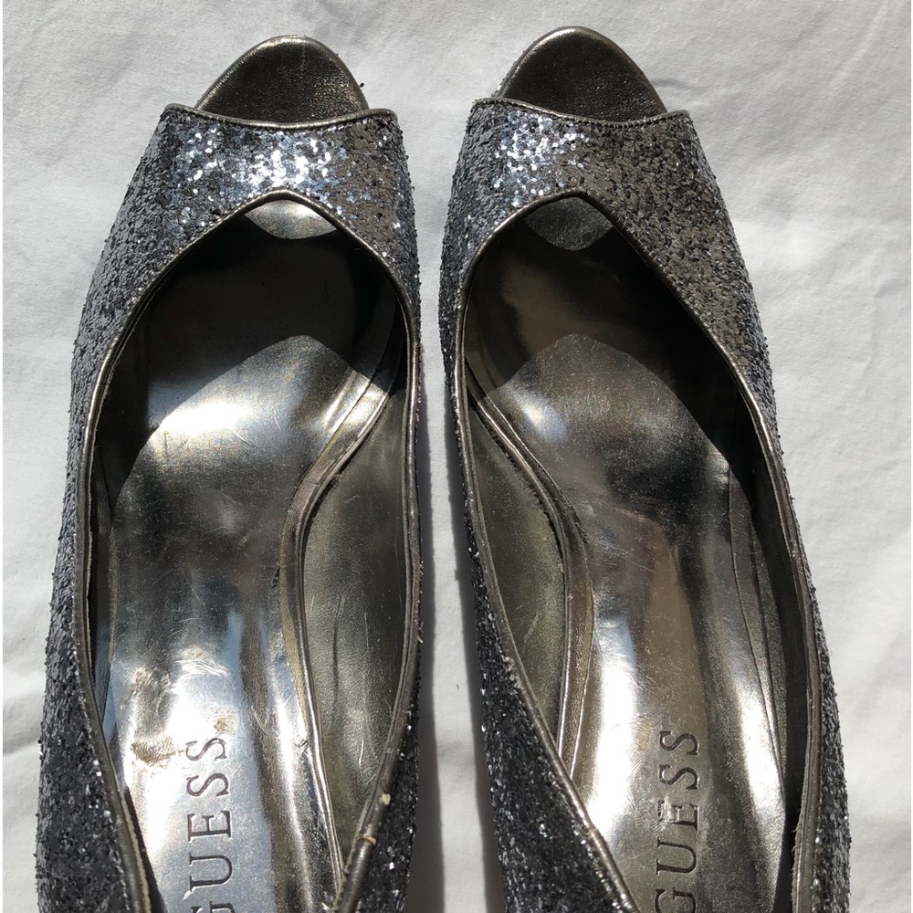 Guess woman’s shoes, heels great for party’s Christmas